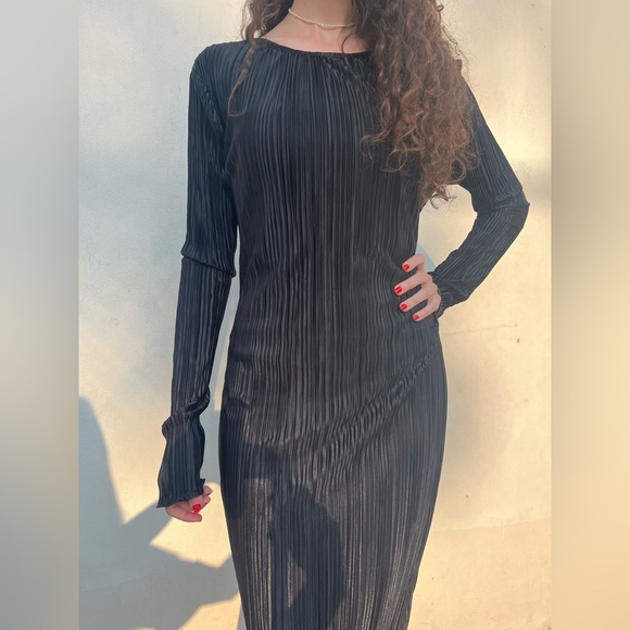 Black Slim Fit Maxi Dress - Picture 3 of 3